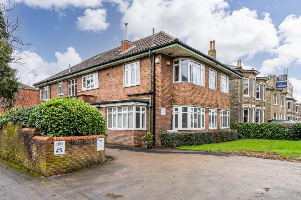 Main image of property: The Avenue, Southampton, SO17