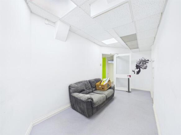7 - Commercial Building for Auction, Kingswood, Br