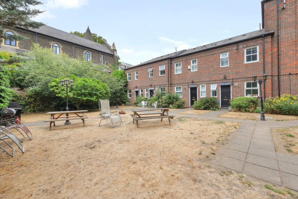 Main image of property: Bartholomew Square, London, E1