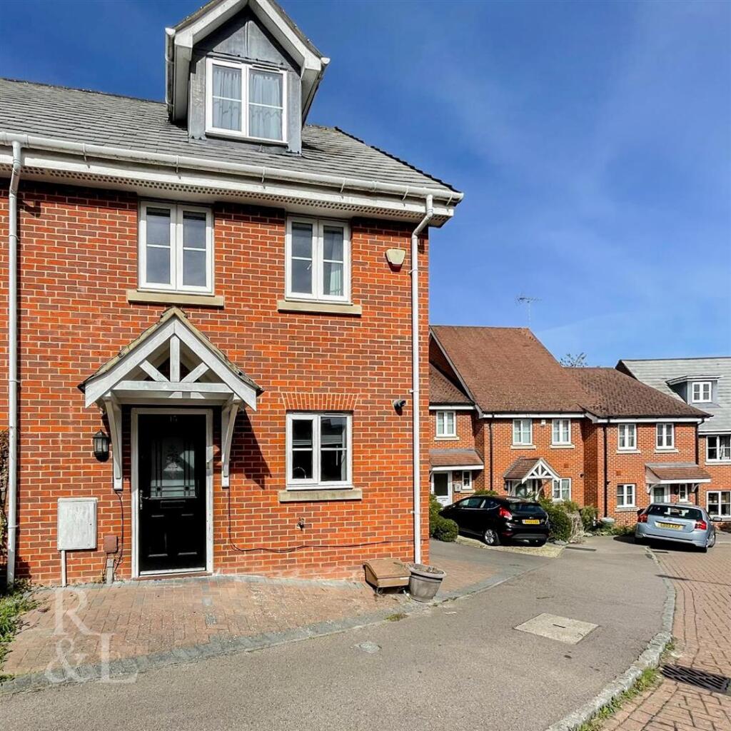 Main image of property: Ducketts Mead, Shinfield, Reading