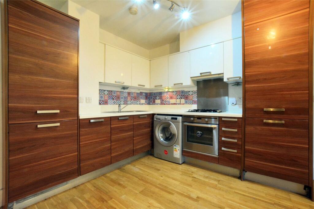 Main image of property: Wren House, 334a Creek Road, Greenwich, London, SE10