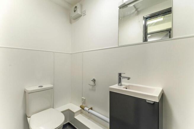 115557_Unit-20-Shepperton (41)_low.jpg