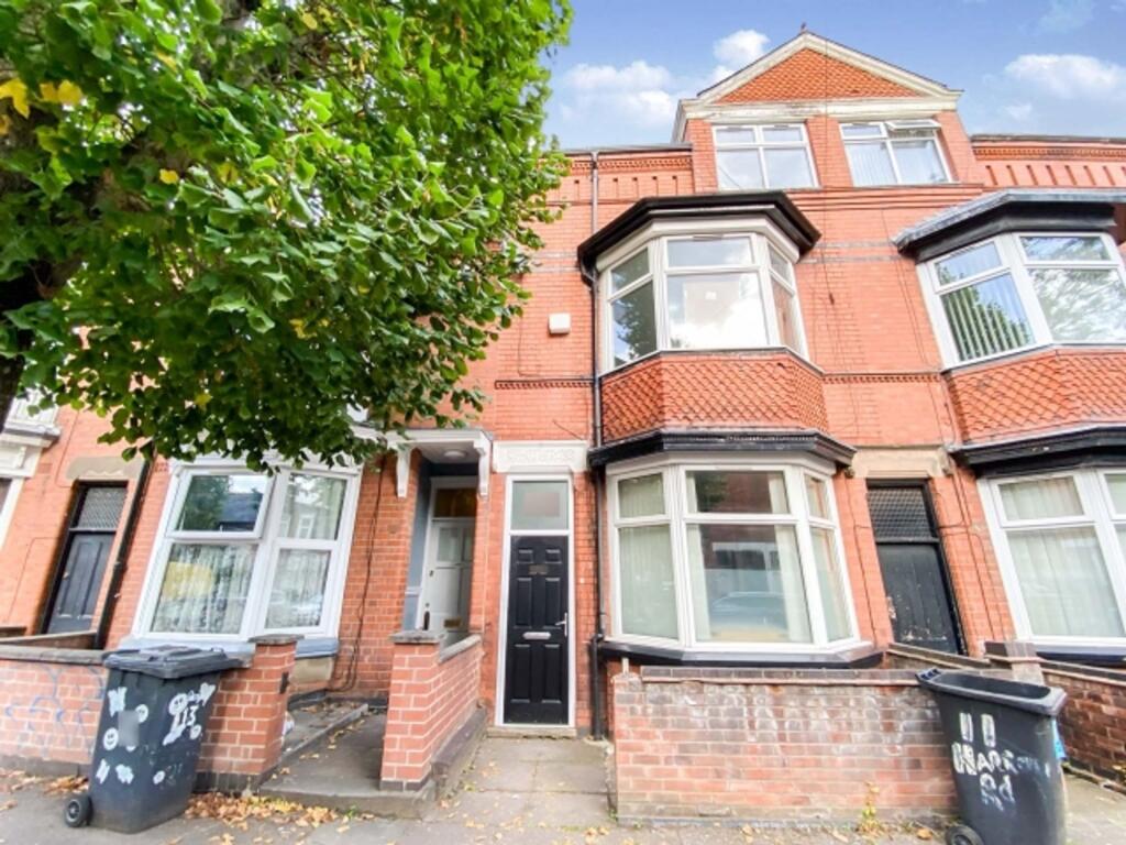 Main image of property: 11 Harrow Road, Leicester, LE3
