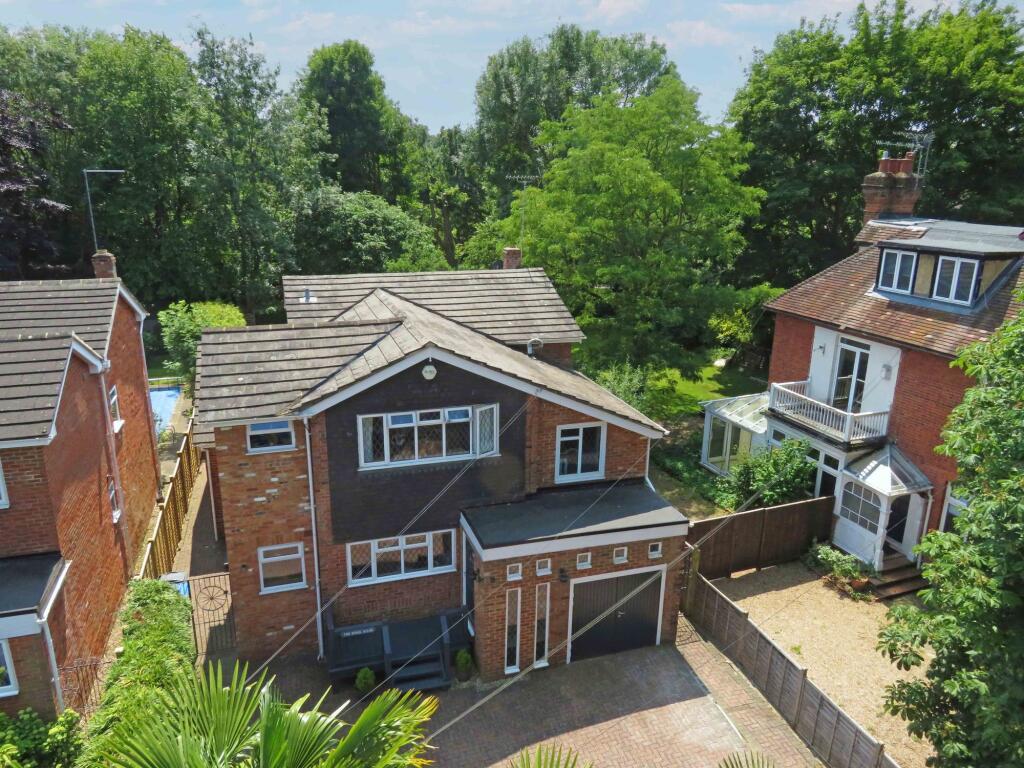 Main image of property: Ray Park Road, Maidenhead, SL6
