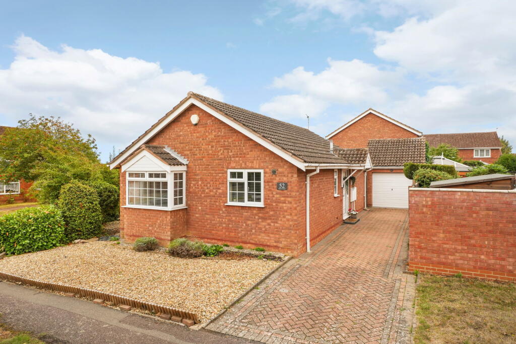 Main image of property: Bradvue Crescent, Bradville, Milton Keynes, MK13 7AJ