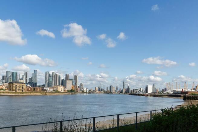 Units 14 River Gardens Walk 15.jpg