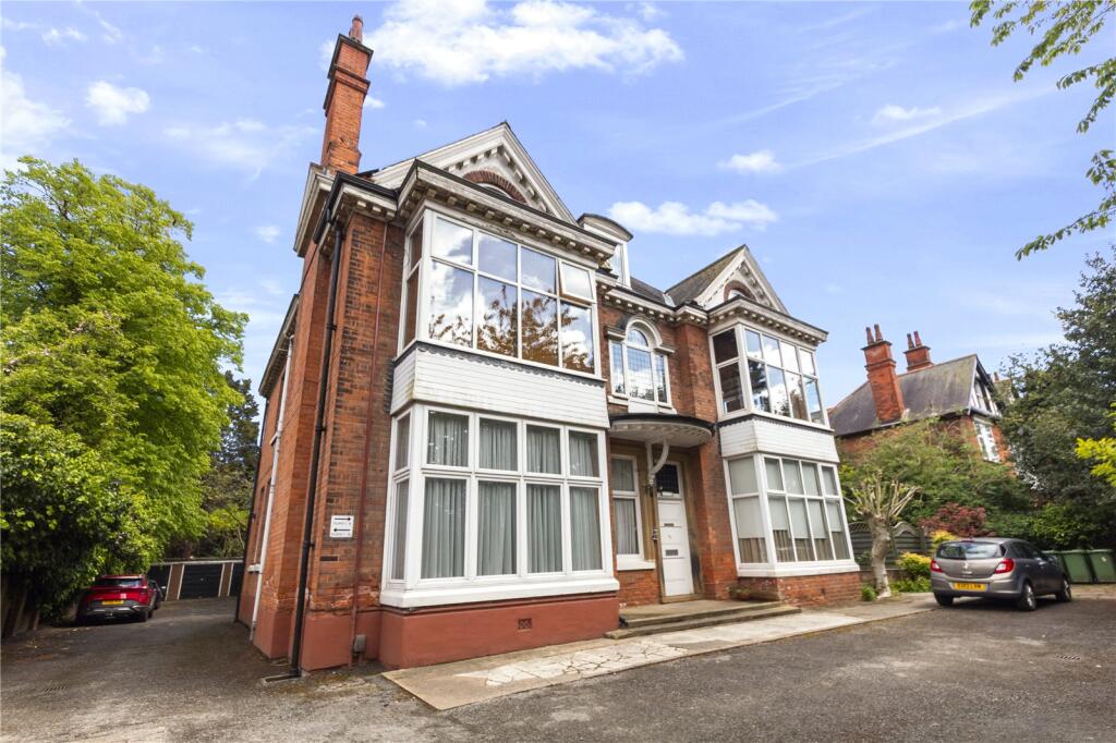 Main image of property: 55 Bargate, Grimsby, DN34