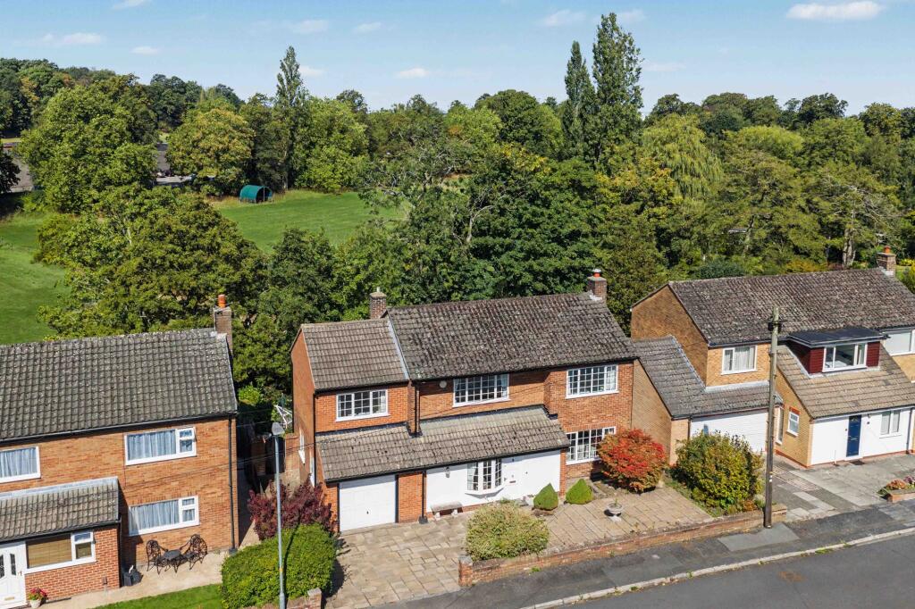 Main image of property: Cranleigh Close, Stockton Heath, WA4