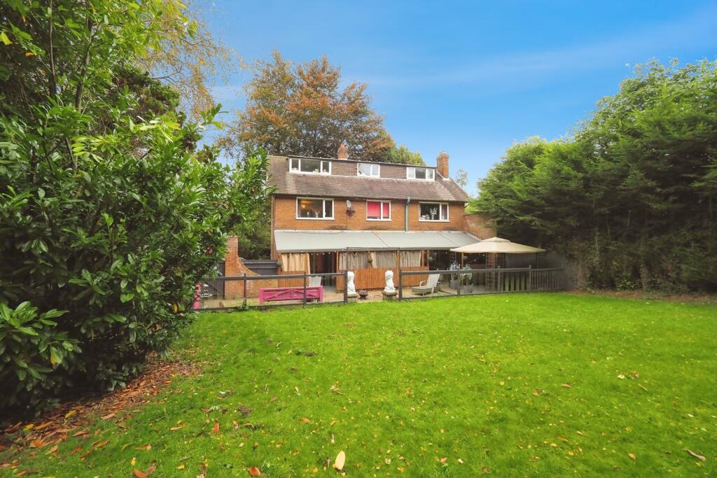 Main image of property: Ashby Road, Burton-on-Trent, DE15 0LQ