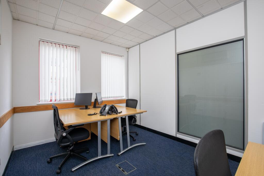 Ground floor office 2-3 people