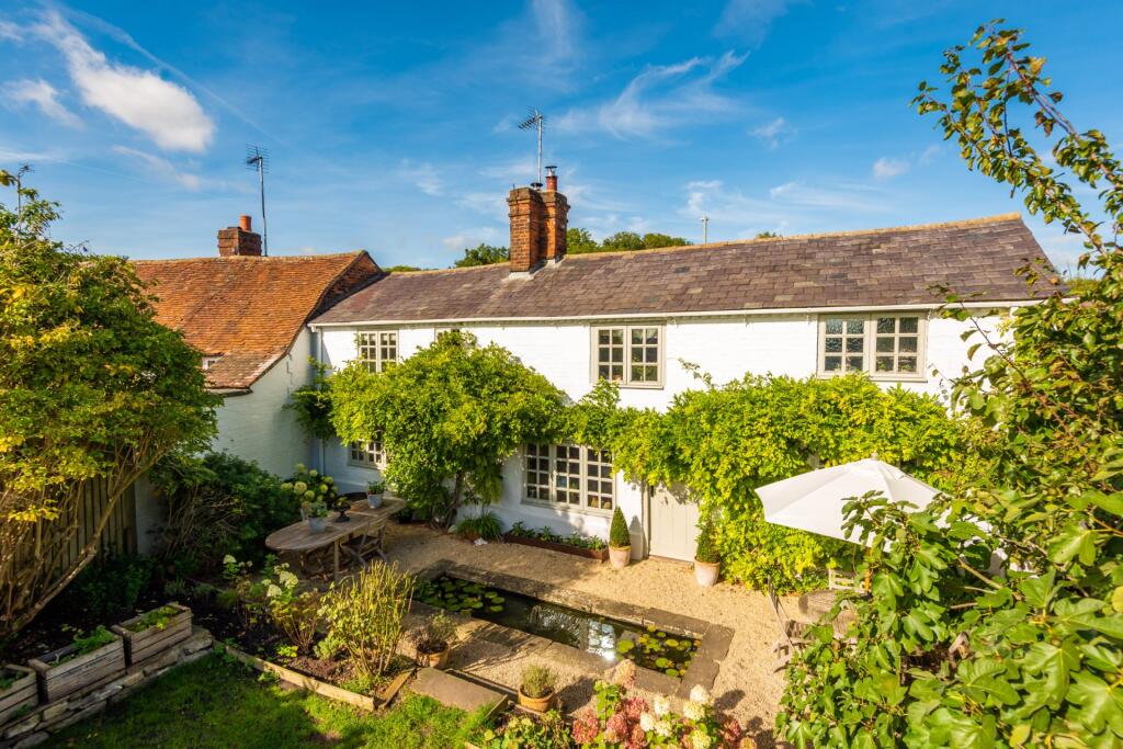 Main image of property: Aylesbury Road, Bierton, Aylesbury, Buckinghamshire, HP22