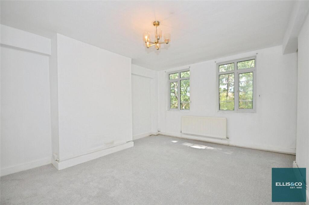 Main image of property: Waverley Grove, Finchley, N3