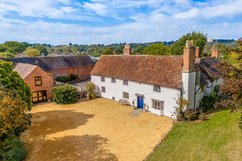 Main image of property: Main Street, Stratford-Upon-Avon, CV37