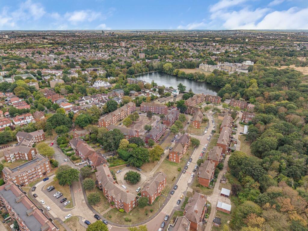 Main image of property: Rivenhall Gardens, SNARESBROOK, E18