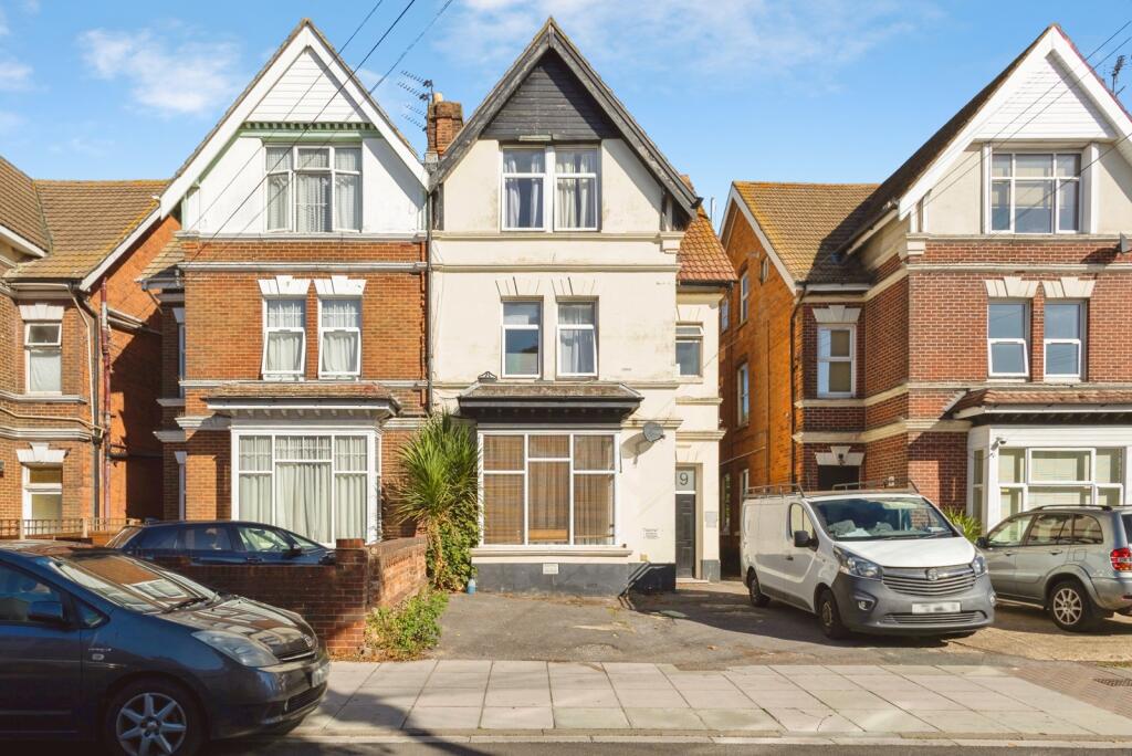 Main image of property: Stubbington Avenue, Portsmouth, Hampshire, PO2