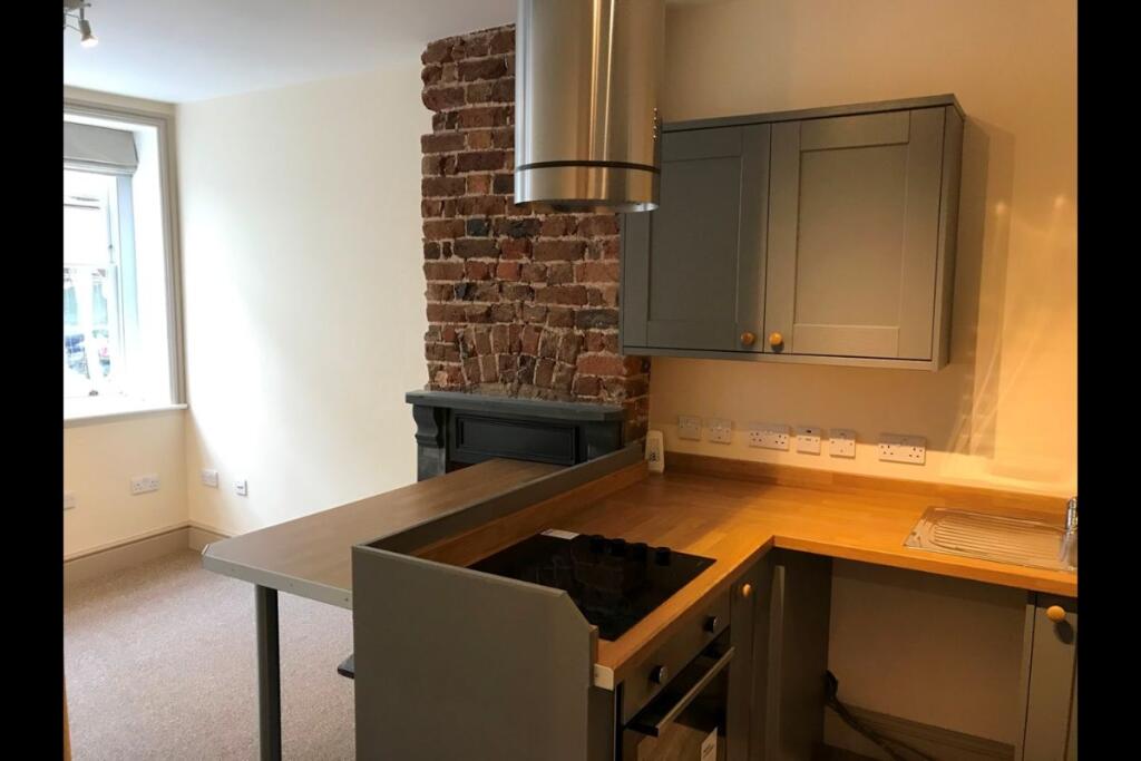 Main image of property: Rosswyn House
