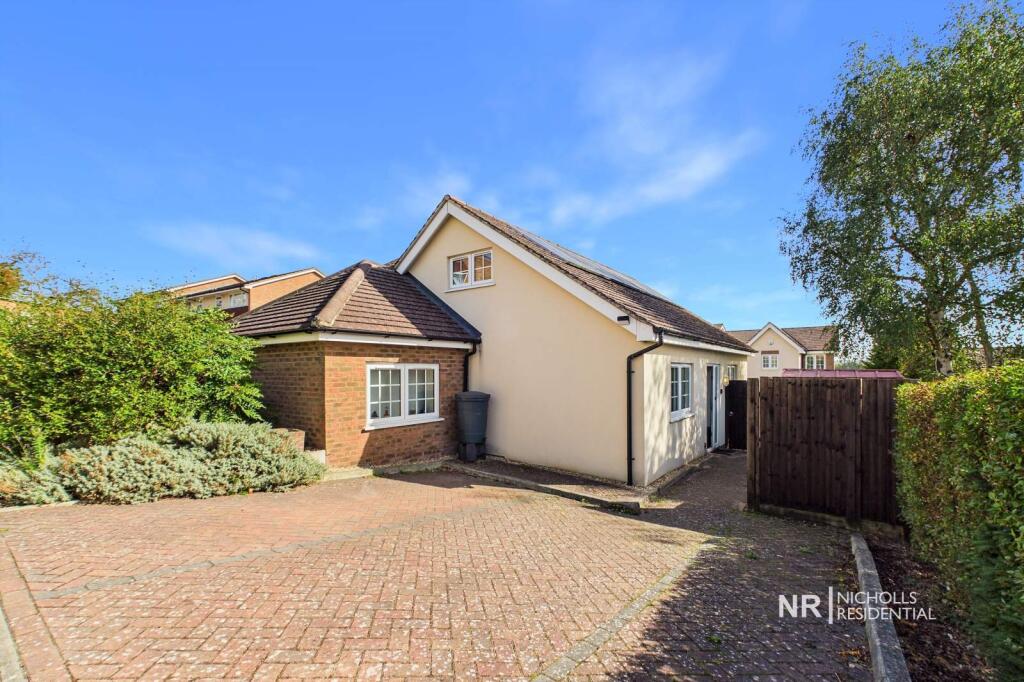 Main image of property: Green Lane, Chessington, Surrey. KT9