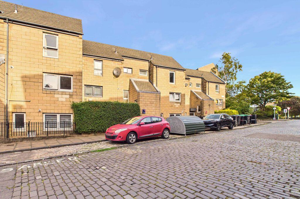 Main image of property: 4/4 Bangor Road, Leith, Edinburgh, EH6 5RS