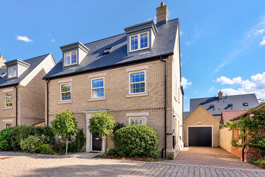 Main image of property: Lamb Close, Brampton, PE28 4QY