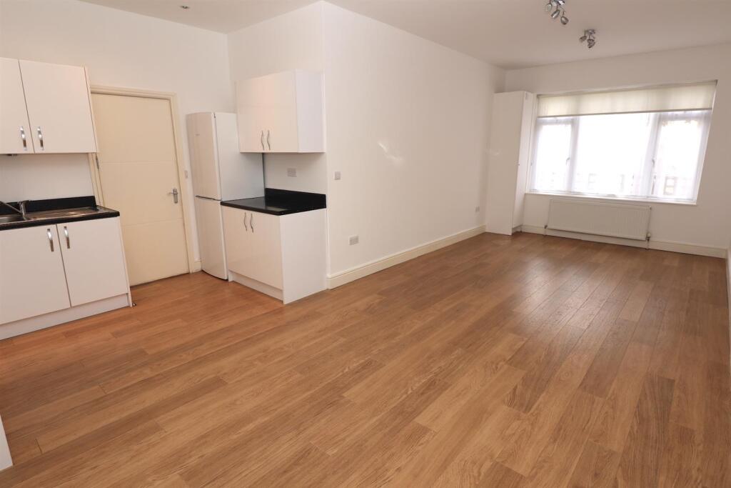 Main image of property: Golders Green Road, London