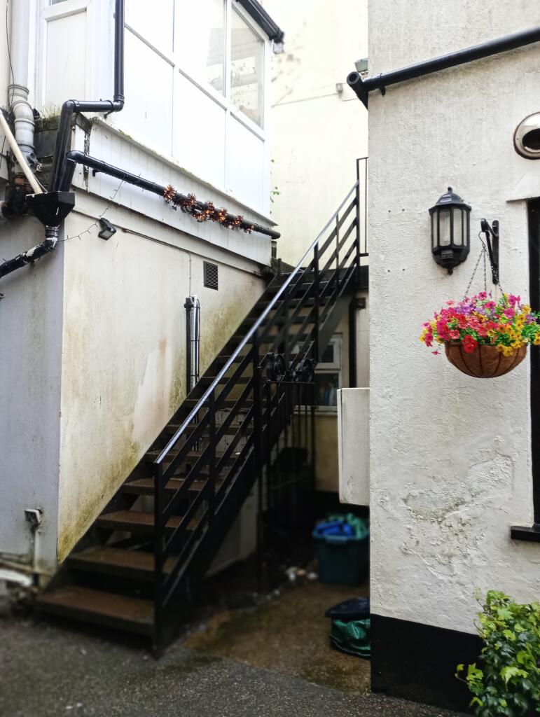 External stairs to 1st floor