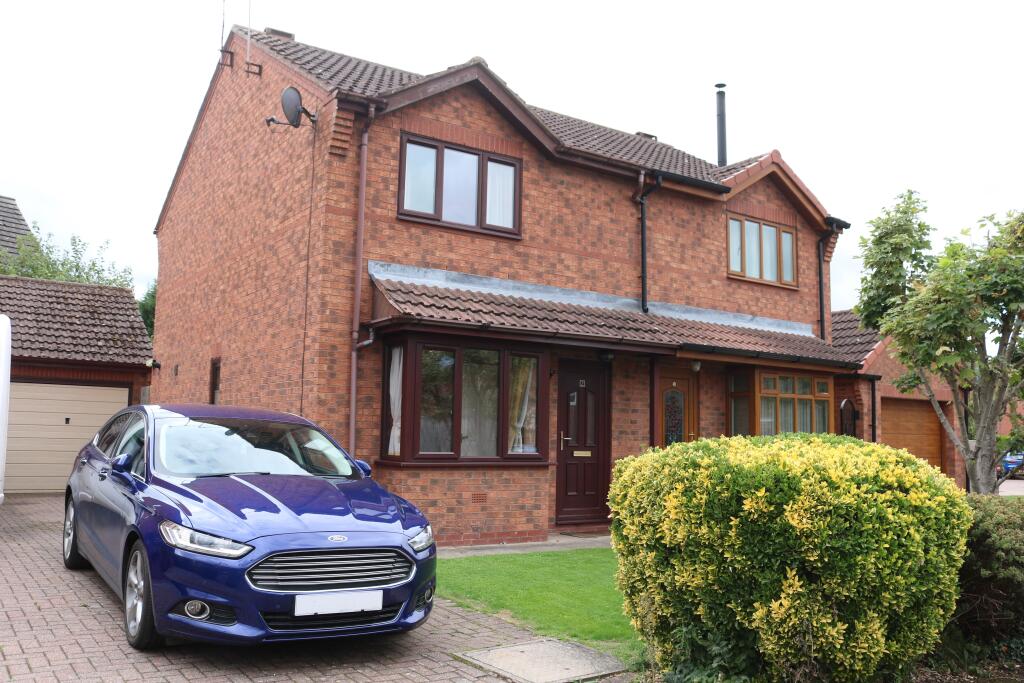 Main image of property: 2 Massey Close, Epworth, North Lincolnshire, DN9 1TN