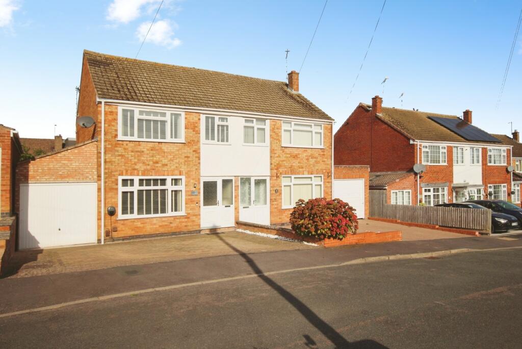 Main image of property: Harrow Road, Whitnash, Leamington Spa, Warwickshire, CV31