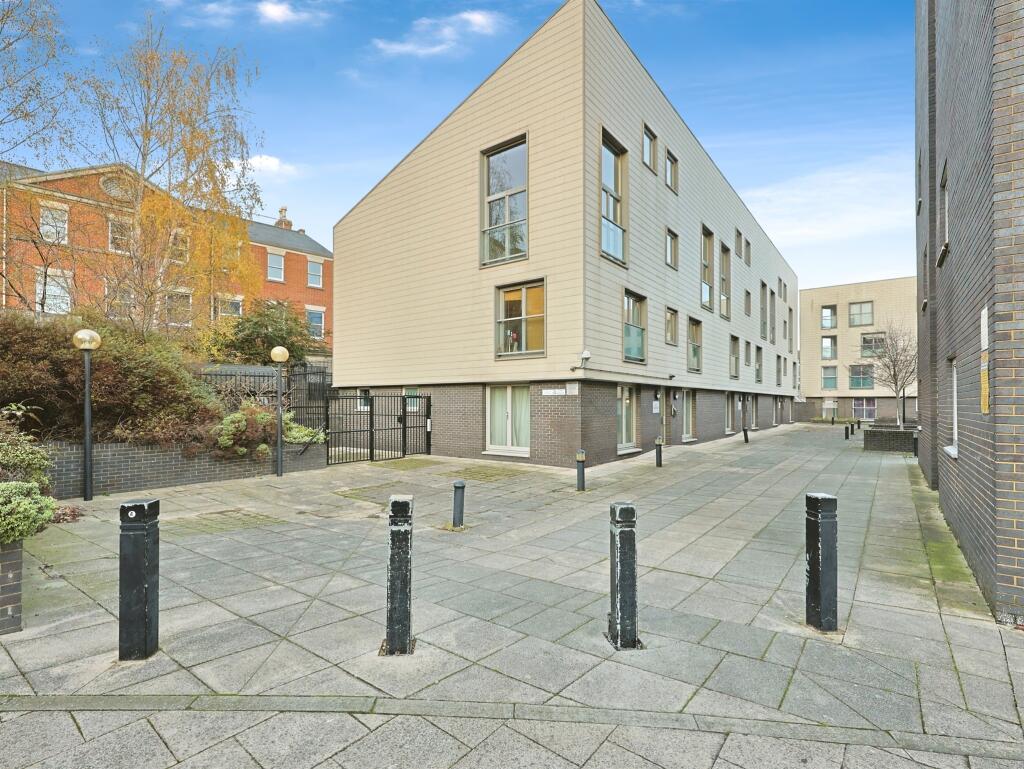 Main image of property: Maidstone Road, Norwich