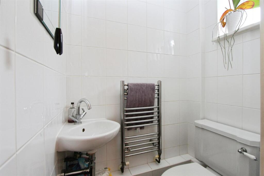 Main image of property: Wharnecliffe Gardens, Bristol