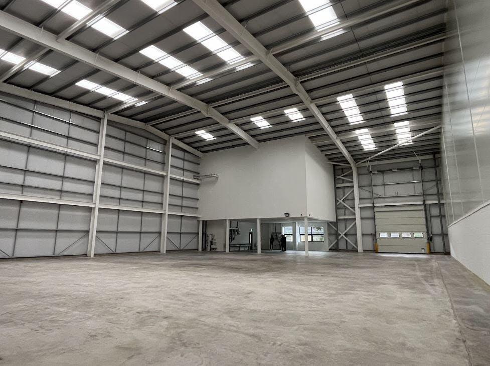Unit 7B - Warehouse.JPG