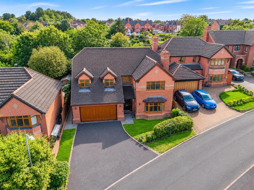 Main image of property: Churchill Close, Uttoxeter, Staffordshire ST14 8BB