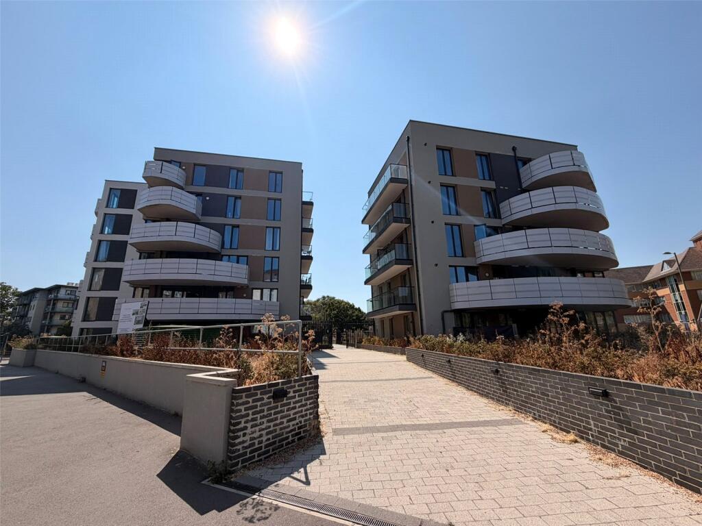 Main image of property: Farnborough Road, Farnborough, Hampshire, GU14