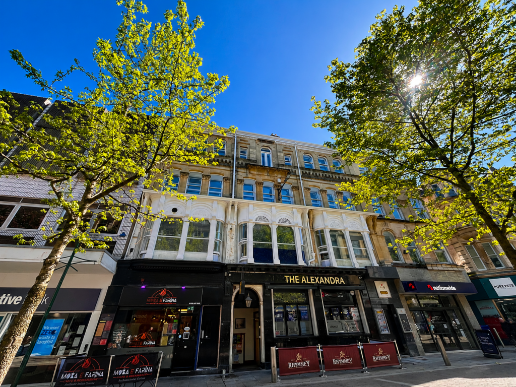 Main image of property: Commercial Street