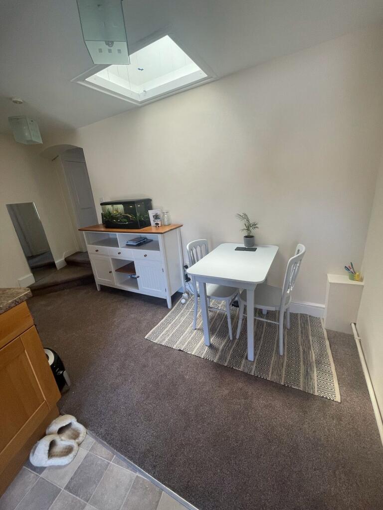 Main image of property: Flat Above Lewall House, High Street, Newent, Gloucestershire, GL18 1AN