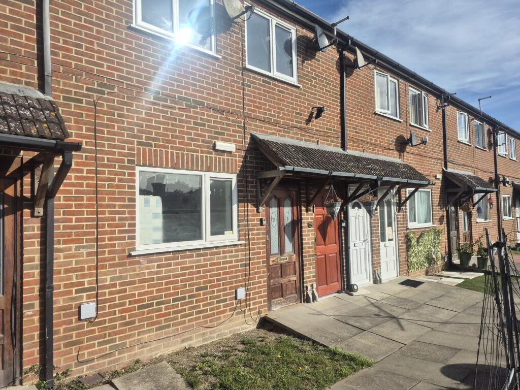 Main image of property: 3, St. Francis Close, Rochester, Kent ME2 2GR