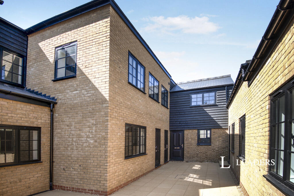 Main image of property: Victoria Avenue, Southend-on-Sea, Essex, SS2