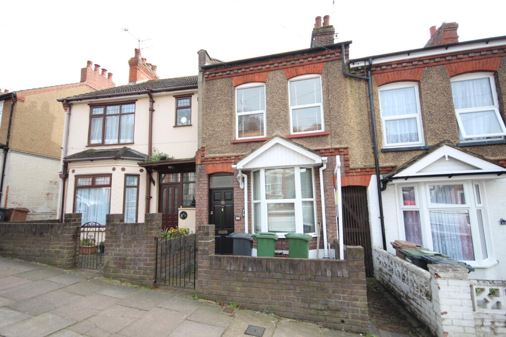 Main image of property: Kingston Road, Luton, LU2