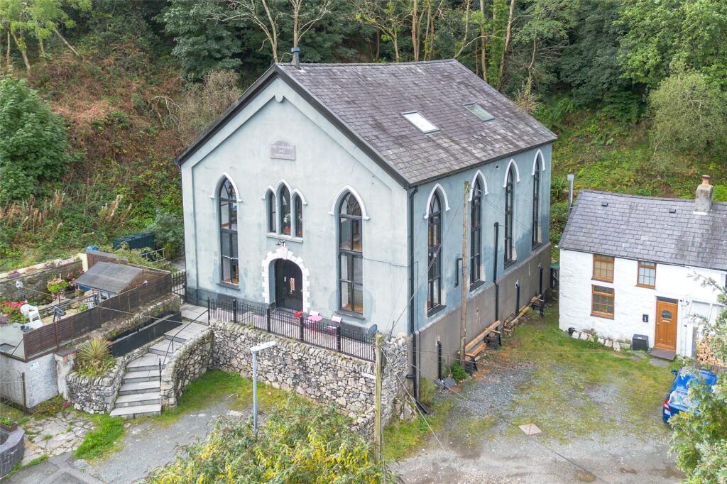 Main image of property: Bryn Crwn, Cwm-y-Glo, Caernarfon, Gwynedd, LL55