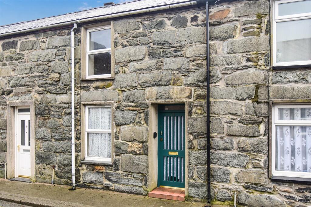 Main image of property: Glynllifon Street, Blaenau Ffestiniog