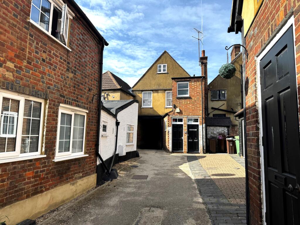 Main image of property: Holywell Hill, St Albans, Hertfordshire
