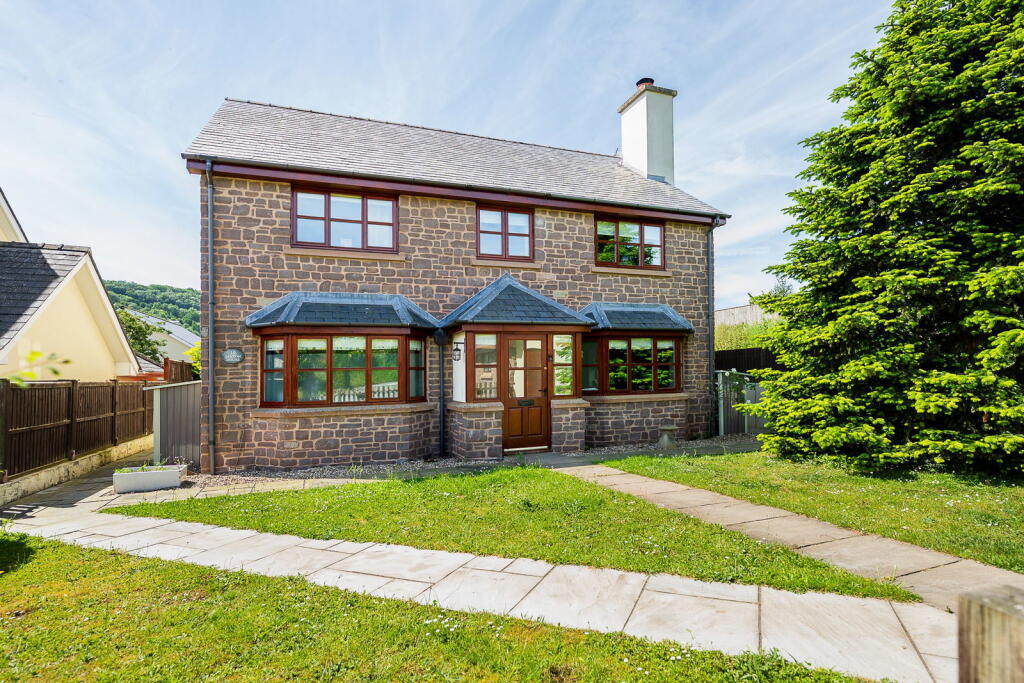 Main image of property: Yew Tree Close, Whitchurch, Ross-on-wye, Herefordshire, HR9