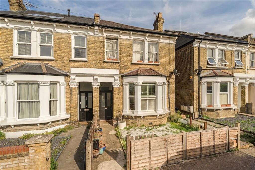 Main image of property: Byrne Road, Balham