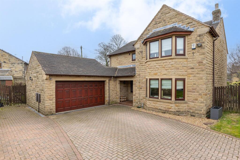 Main image of property: Pinewood Gardens, Mirfield