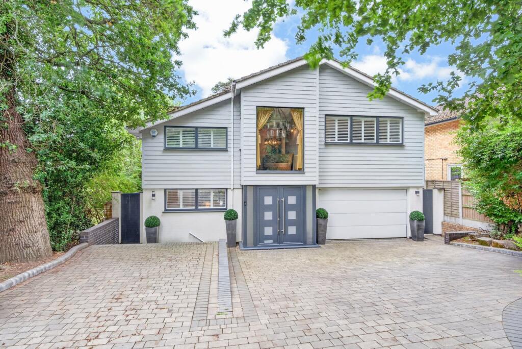Main image of property: Woodbury Hill, Loughton, Essex, IG10