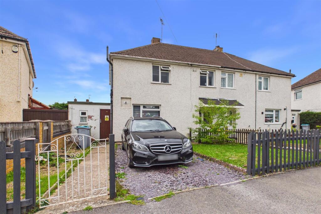 Main image of property: Greenway, Newark