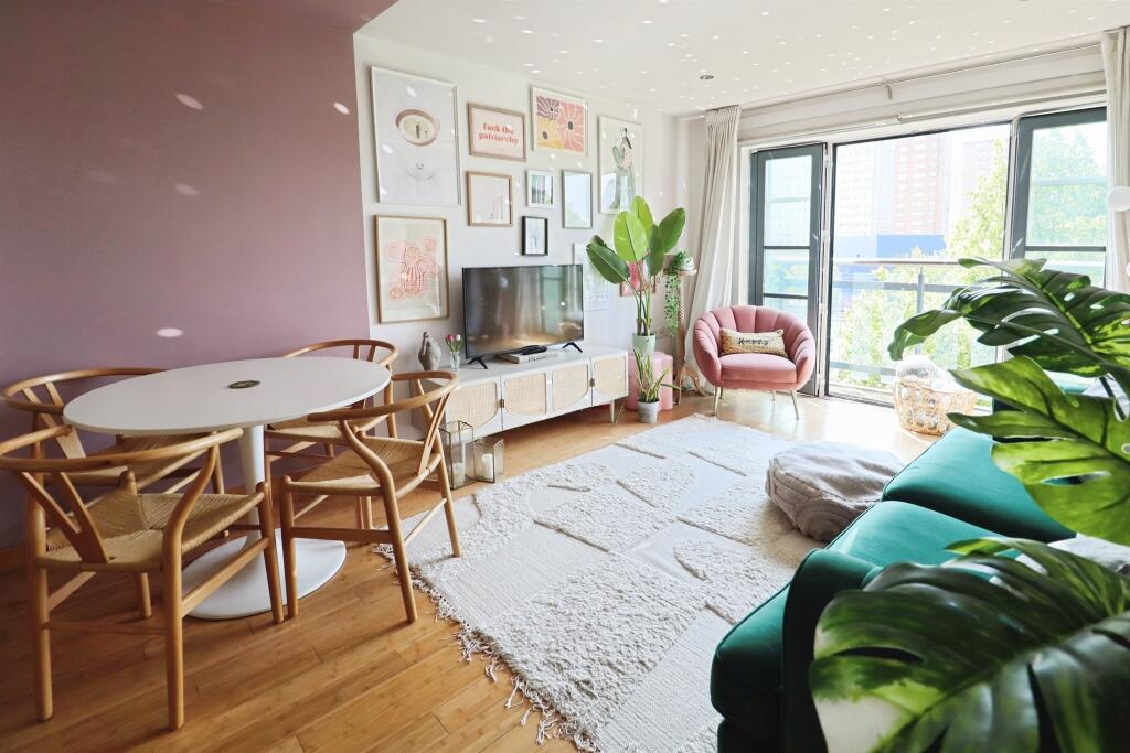 Main image of property: South Mews, Cardiff