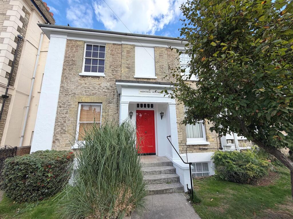 Main image of property: Dover Street, Ryde PO33 2BW