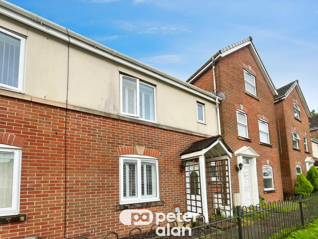 Main image of property: Rhiw' Derwen