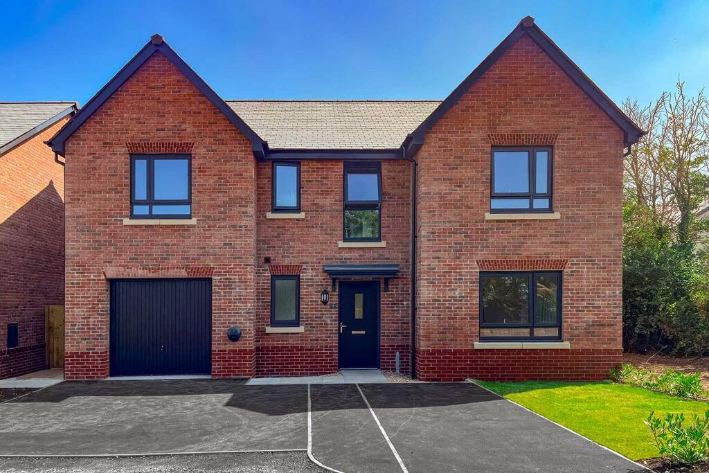 Main image of property: Clyst Road, 
Topsham, 
Topsham, 
EX3 0BZ