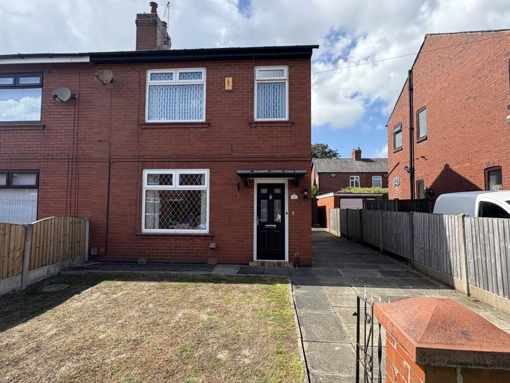 Main image of property: Thatch Leach, Chadderton, Oldham, OL9